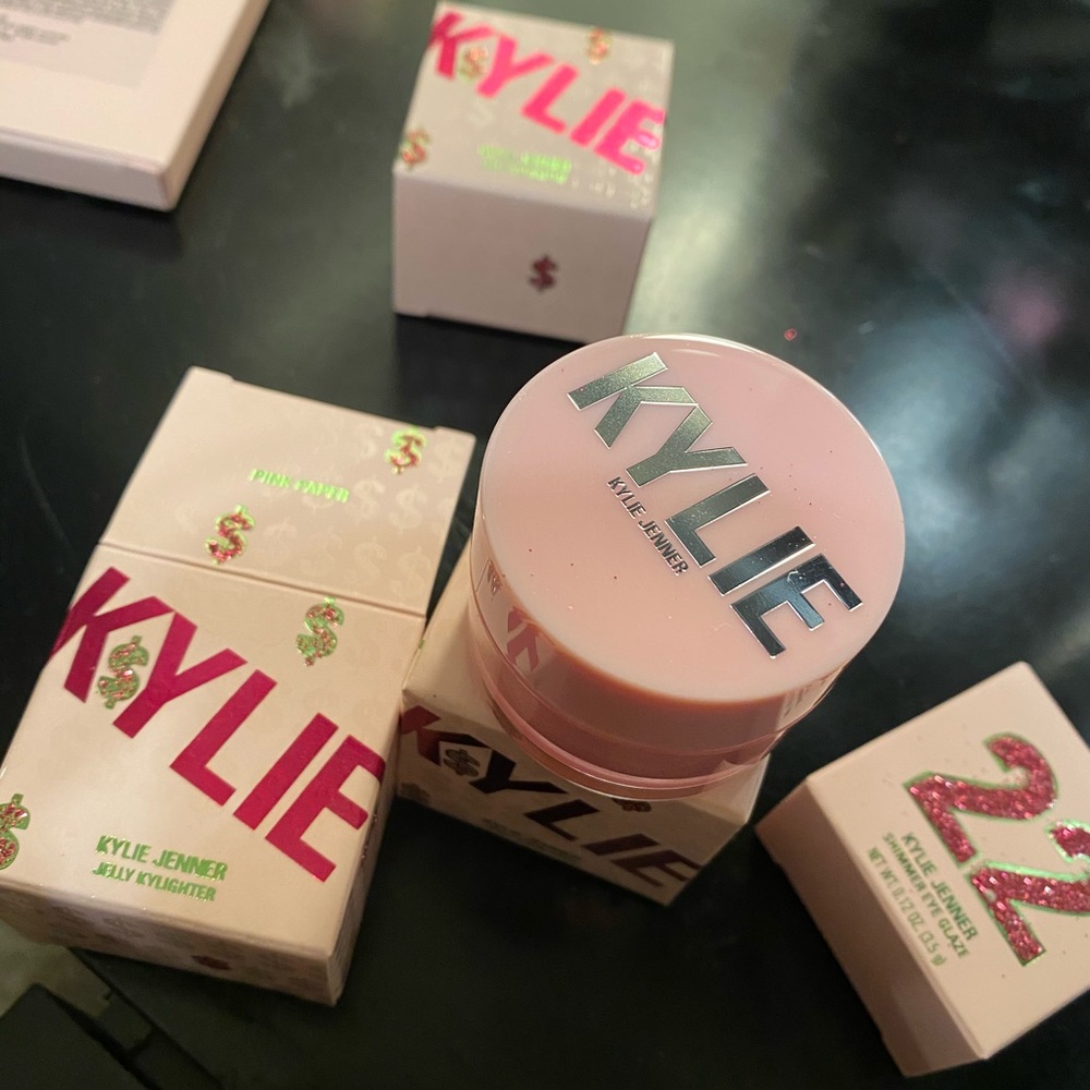 Kylie Cosmetics Kylighter